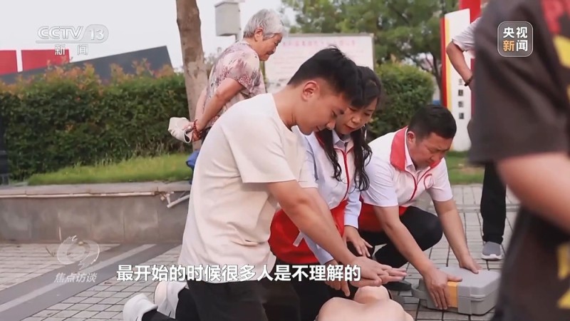 焦点访谈丨用脑波踢足球 VR体验消防救援 科普原来可以如此有趣
