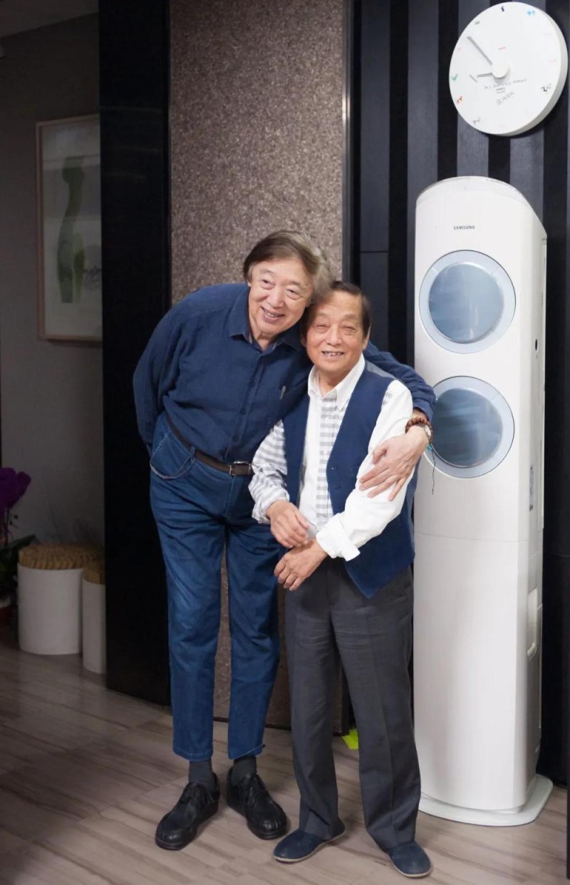韩美林雕塑《天马》“从天而降”，  昂首伫立天津大学冯骥才文学艺术研究院博物馆主入口