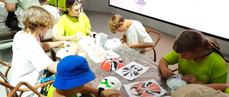 从观光到体验 “中国游”呈现多元魅力 宝藏小城成外国游客“新宠”