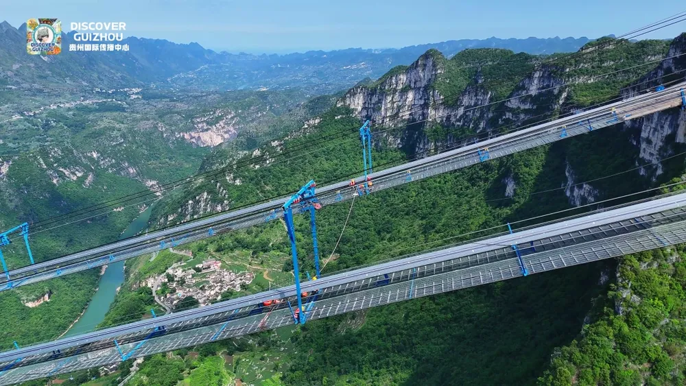 贵州云端再搭“超级乐高” Guizhou Builds a New “Lego”in the Sky