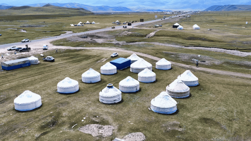 Vlog | 沿着公路瞰新疆：贯通天山南北――独库公路