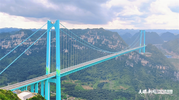 四访花江峡谷大桥｜我看见一座桥与一片土地的新生