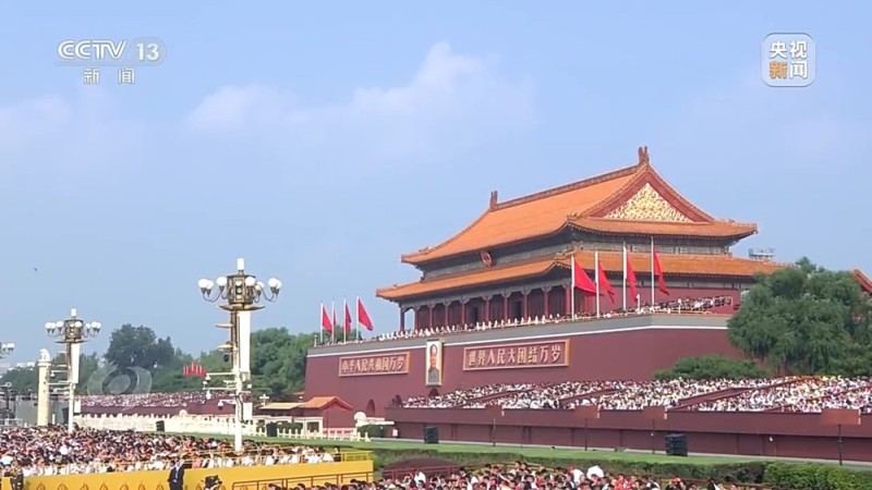焦点访谈丨阅兵场上步履铿锵 徒步方队如何做到整齐划一？