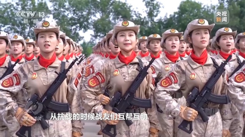 焦点访谈丨阅兵场上步履铿锵 徒步方队如何做到整齐划一？