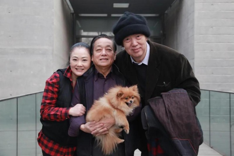 韩美林雕塑《天马》“从天而降”，  昂首伫立天津大学冯骥才文学艺术研究院博物馆主入口