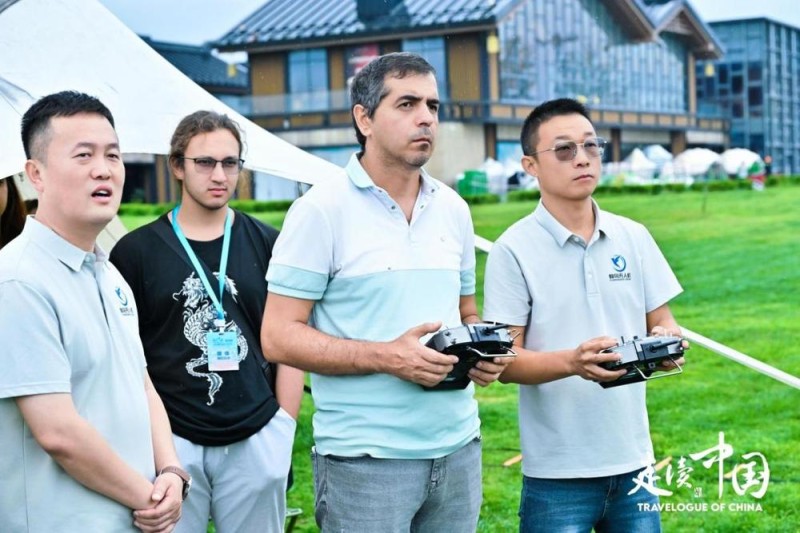 欧亚记者团探访西咸新区无人机试飞基地 见证中国低空经济服务领域高质量发展