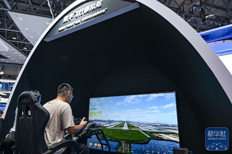 新华全媒+丨智博会上看“智造”