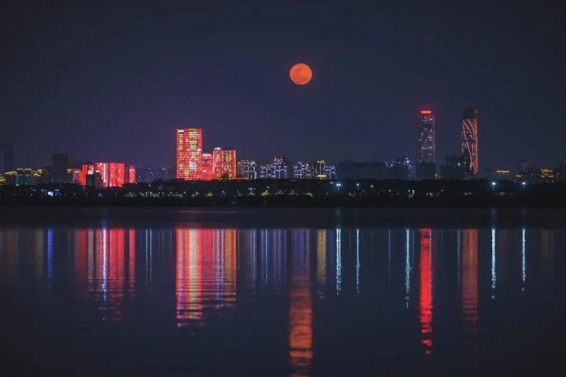 “红月亮”要来了！就在明晚→