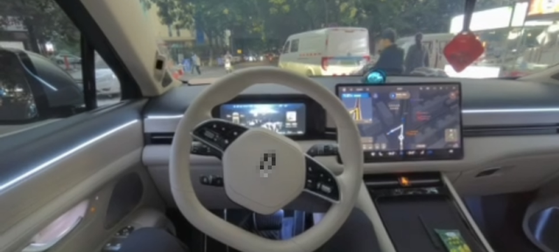 太危险！男子酒后在副驾驶睡觉，用“智驾神器”开车20分钟，法院判了→