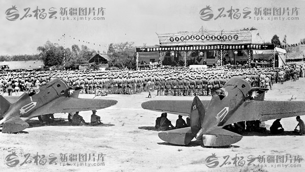 昆仑肝胆护山河――抗战中的新疆与祖国同呼吸共命运