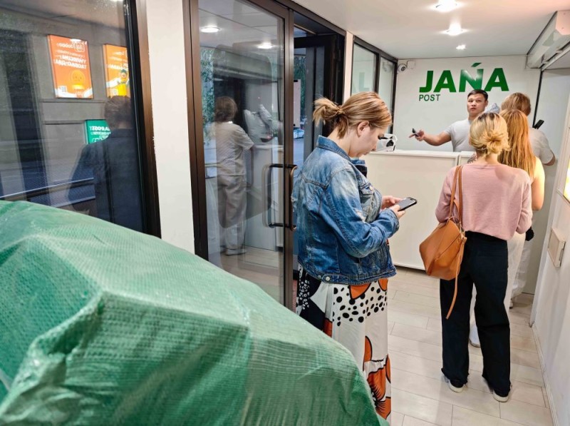 砥砺奋进七十载 天山南北谱华章｜新疆口岸电商助力中国商品跨境“速达”