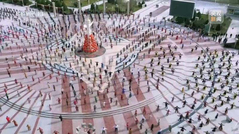 焦点访谈丨产业兴、动能新、活力旺 新画卷正在新疆徐徐展开