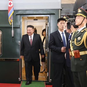 朝鲜劳动党总书记、国务委员长金正恩抵达北京