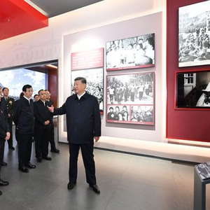 学习新语｜跟着总书记感受新疆70年的沧桑巨变