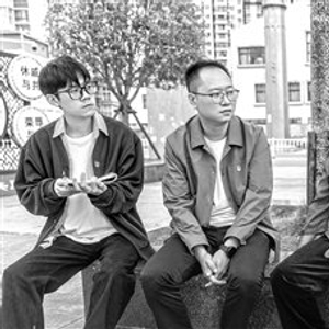 “要对得起胸前的党员徽章”