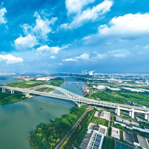 世界最大跨度斜拉桥常泰长江大桥正式通车运营