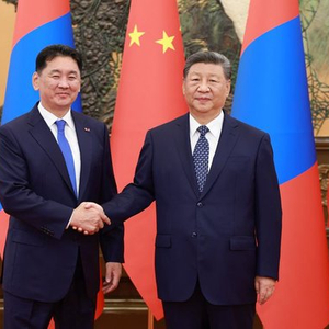 习近平会见蒙古国总统呼日勒苏赫