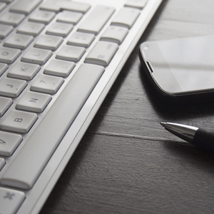 人民日报钟声：着眼中美经贸大局 坚持平等互惠原则