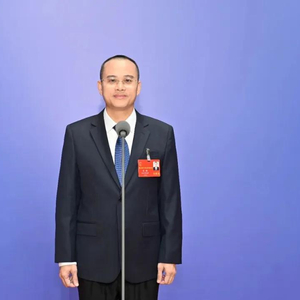 覃俊，跑官要官，被开除党籍