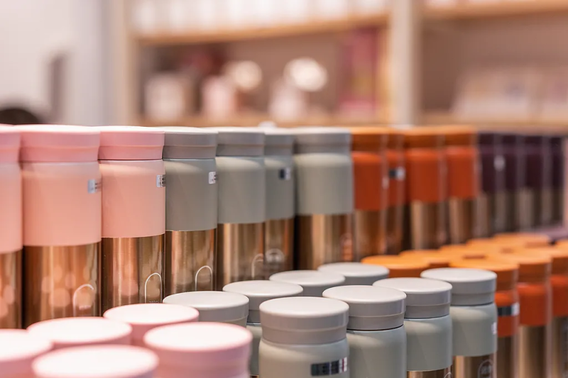 这种保温杯别再用了，可能引发慢性中毒