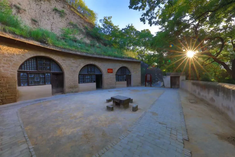 红星照耀中国｜为何今日，我们仍要“到延安去”？