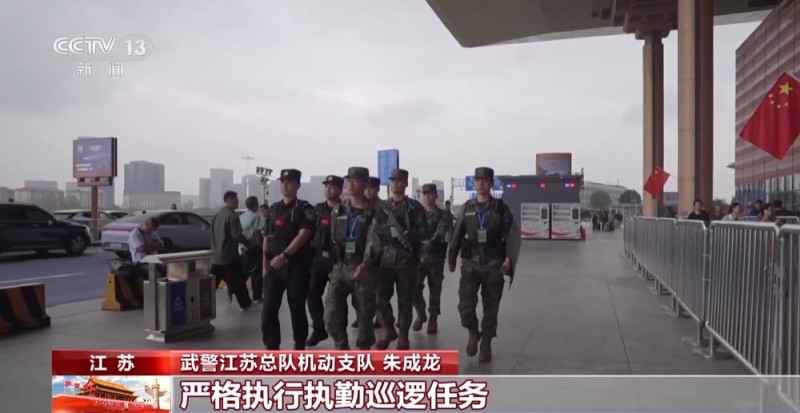 武警官兵双节全时守护 保障游客安全出行