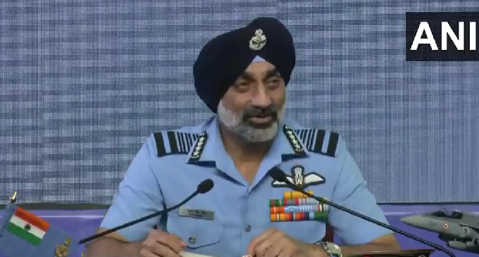 再提“击落5架巴军机”，印空军参谋长首次披露：谈及F16、枭龙