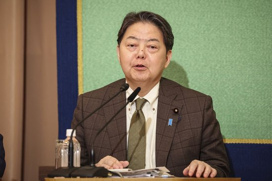 选情“三足鼎立” 日本自民党新总裁今日将揭晓