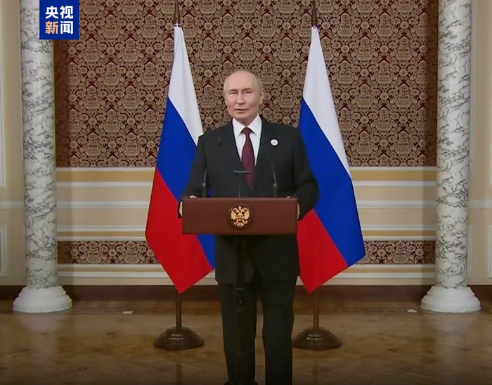 普京召开新闻发布会 就独联体、俄美关系、阿航坠机等表态