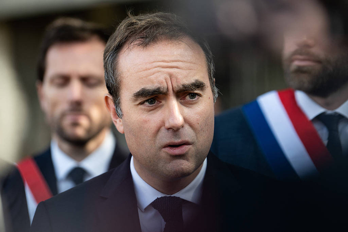 马克龙再选勒科尔尼当总理遭批，法媒：没有议会支持的总统，只会陷入更深孤立