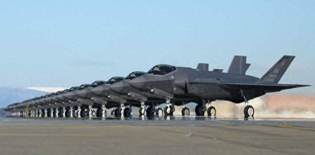 24架F-35A隐身战机集结西太平洋