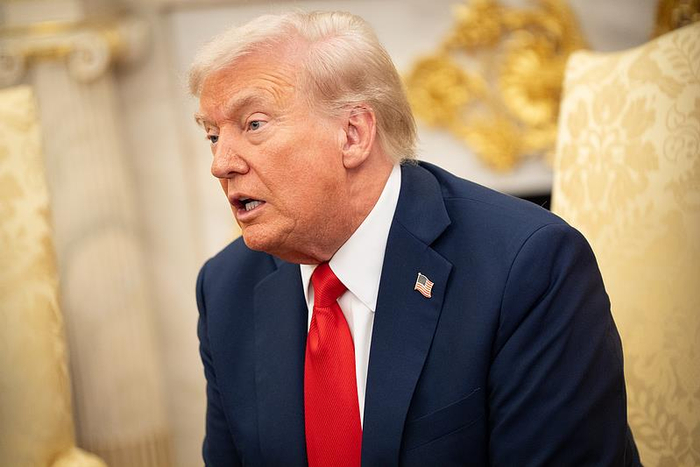 俄美总统电话会谈结束 特朗普称将与普京在布达佩斯会面