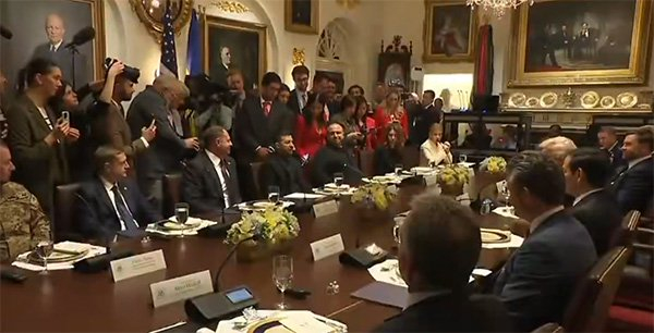 “特朗普转头问泽连斯基,你对俄美隧道项目怎么看?”