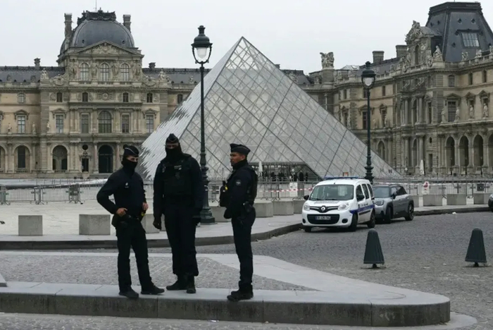 法国卢浮宫失窃藏品清单公布