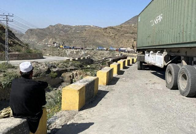 谈了13小时!这两国“握手言和”