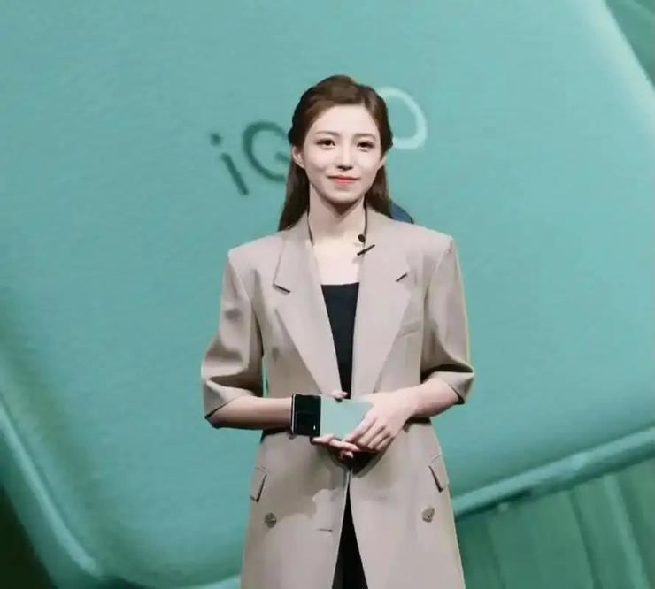 阿里员工午休被纪委13:34叫醒,每个BU午休时间或不同;知情人士回应丰巢IPO停滞:对赌有分歧,投资人起诉;王自如入职雷鸟创新