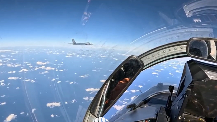 俄空天军图-95MS战略轰炸机在日本完成例行巡航