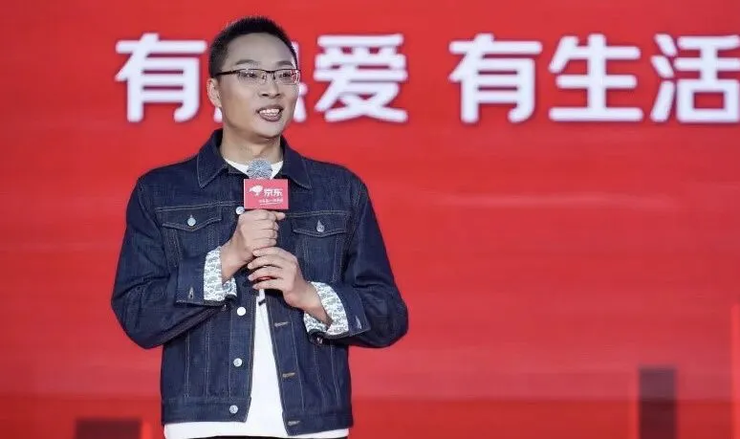 曝哈啰顺风车小程序驾照、行驶证免审,填假信息也能接单;大疆全景相机全球市占近50%;亚马逊计划裁员3万人丨雷峰早报