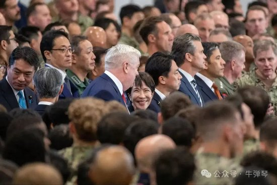 这两幕，真有点辣眼睛