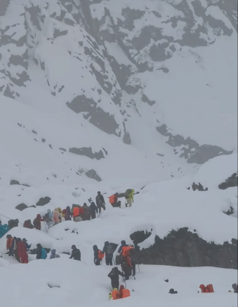 徒步探险遇险频发：美景与险境的博弈，谁在为“野生徒步”买单？