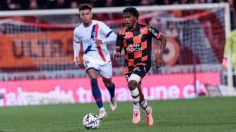 近4轮3平+仅1场零封！巴黎1-1洛里昂先赛领跑 门德斯破门杜埃伤退