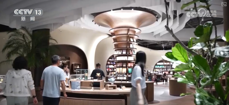 “潮”出消费新活力！文化IP跨界创新赋能传统文化全龄段“活态传承”