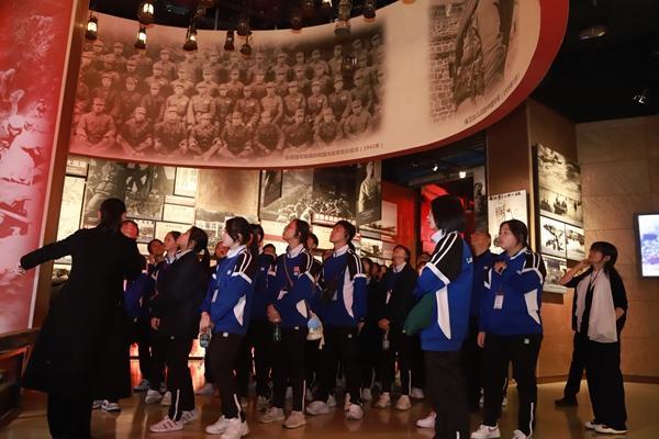 吸引6亿人次的革命纪念馆，如何“圈粉”年轻人 | 文化中国行