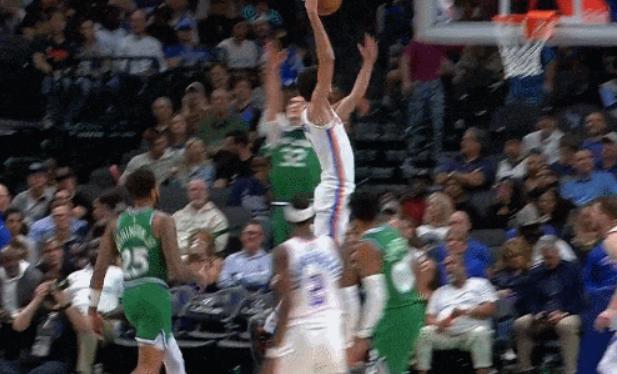 3场砸出75分！弗拉格，悬了！人家才是NBA第一新秀