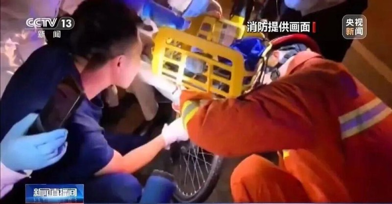 共享单车私加“带娃神器” 消防实测：不安全且违规！