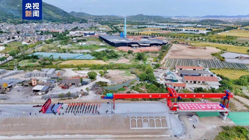 首孔箱梁架设成功!甬舟铁路建设进入新阶段