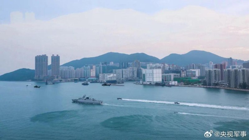 驻香港部队组织联合巡逻 锤炼应急反应、快速筹划等能力