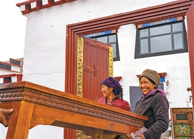 西藏定日受灾群众入住新居