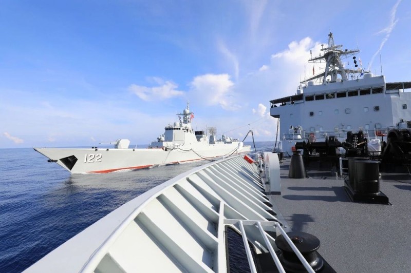 首次海上补给，成功！海军唐山舰、大庆舰、太湖舰奔赴亚丁湾