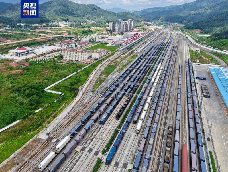 中老铁路运输货物突破7000万吨